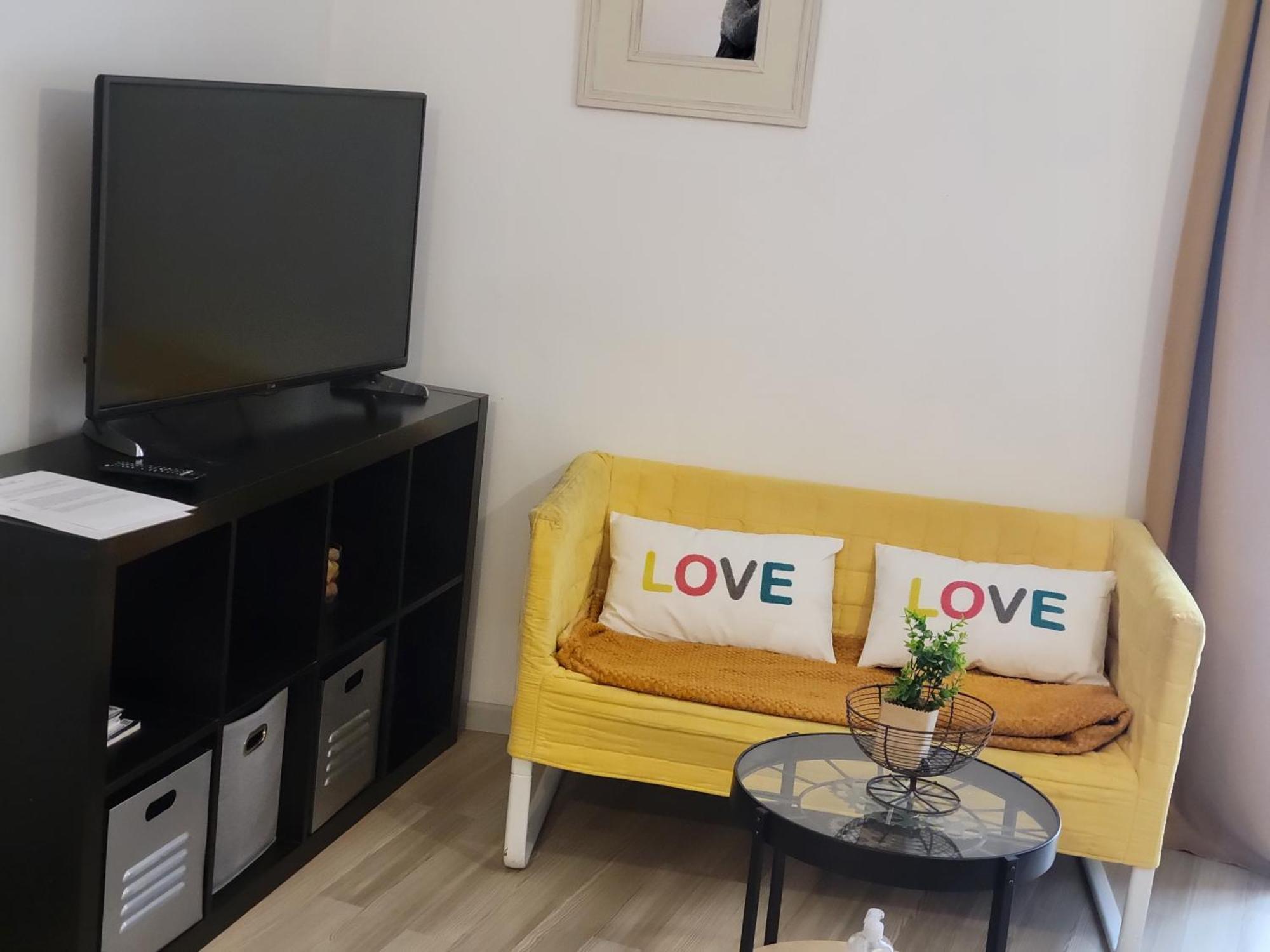 Studio Au Coeur De Viviers Екстериор снимка