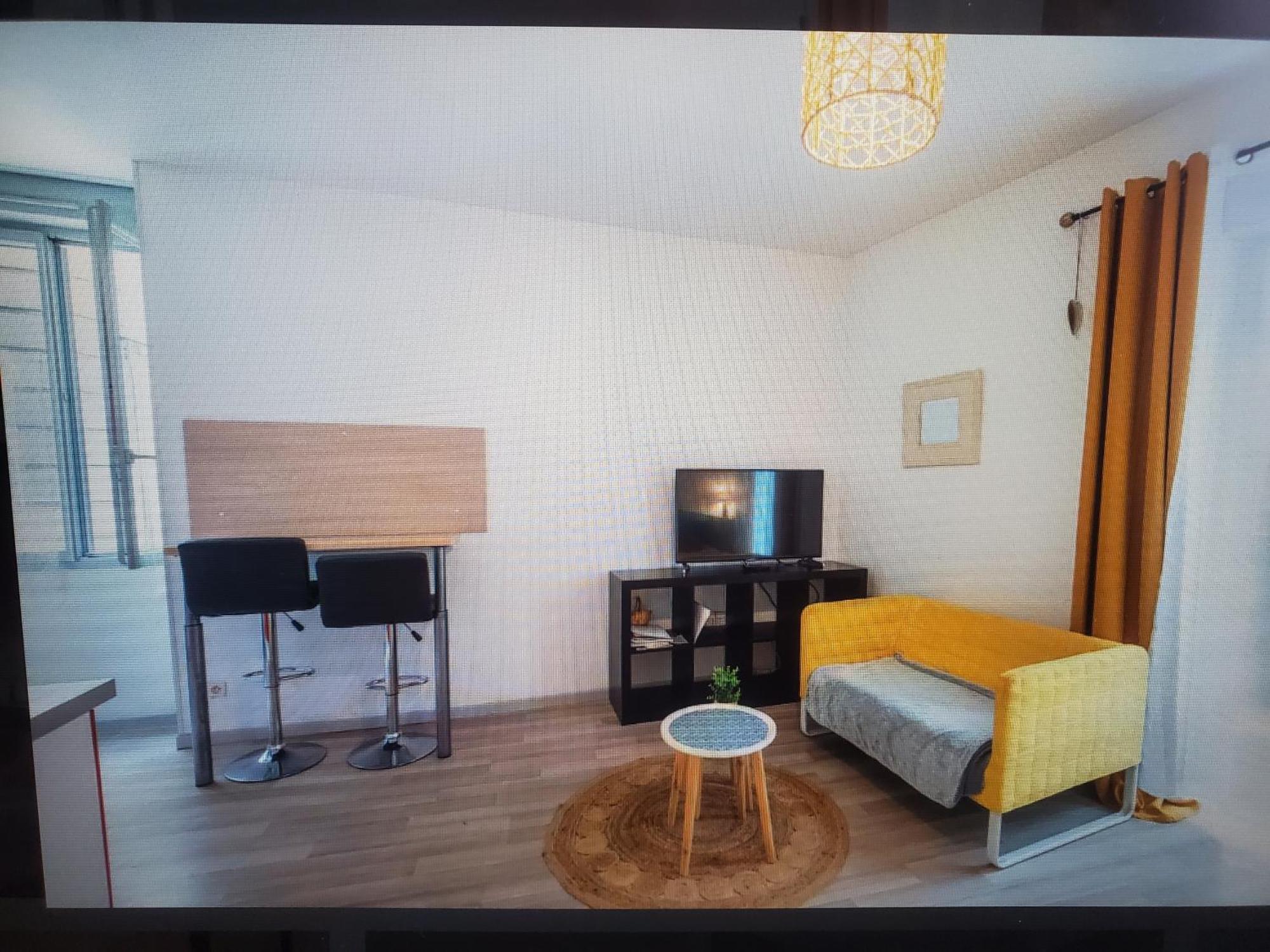 Studio Au Coeur De Viviers Екстериор снимка